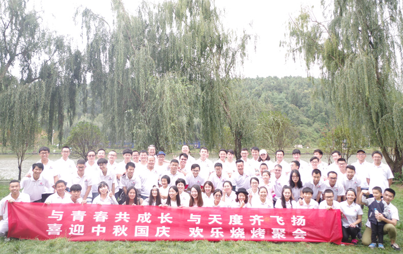 歡樂此時已蔓延整個龍潤大龍?zhí)缎蓍e生態(tài)園！